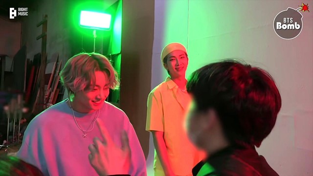 BTS - [BANGTAN BOMB] Teletubbies and the Merry-Go Round - BTS(防弹少年团)