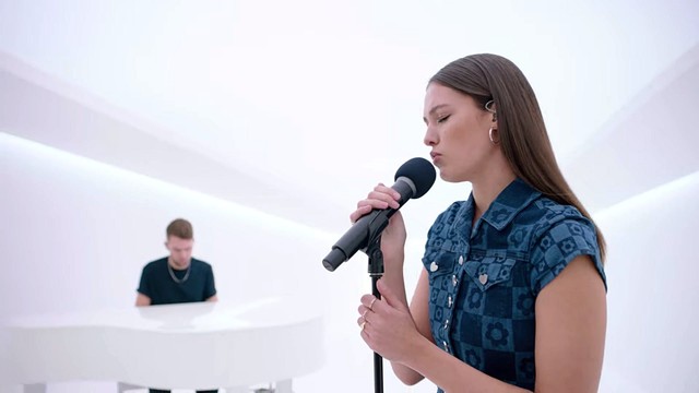 Bow Anderson - Everybody Wants To Rule The World (Live On Vevo DSCVR Artists to Watch 2021)