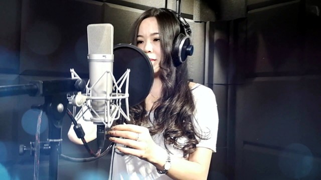 欣欣 - 爱是场游戏 (KTV版)