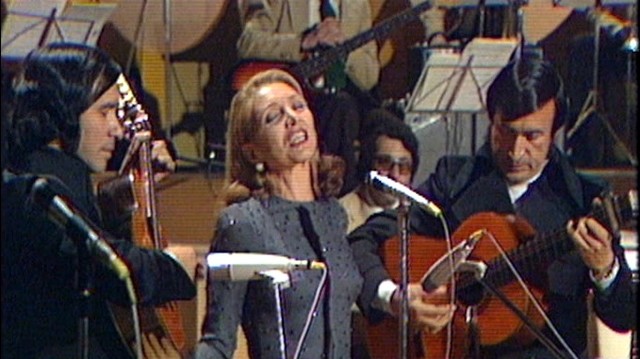 Maria Dolores Pradera - Cuando Llora Mi Guitarra (Actuación TVE - La hora de...El Mundo de Raphael)