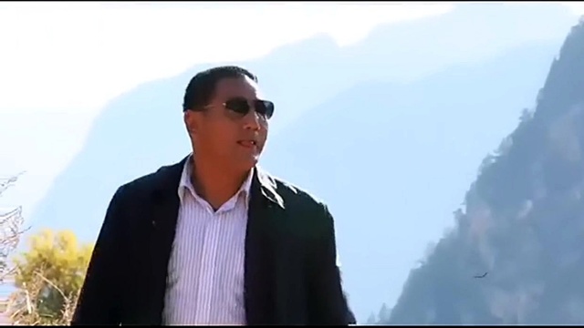 根呷 - 大山走出的孩子