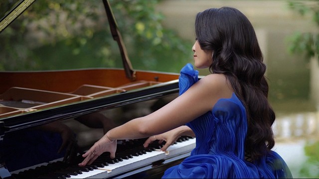 Van-Anh Nguyen - Teenage Dirtbag(Arr. for Piano by Nguyen) (Lullaby Version)