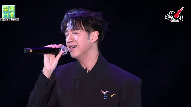 冯允谦 - 苏富比 (2025第38届叱咤乐坛流行榜颁奖典礼现场)