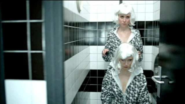 MADEMOISELLE YULIA - GIMME GIMME