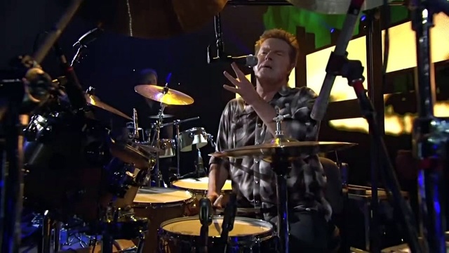 Eagles - Hotel California ( 墨尔本告别巡回演唱会 中英字幕)