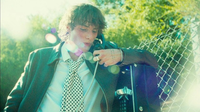 Thomas Day - sore throat (Official Video)