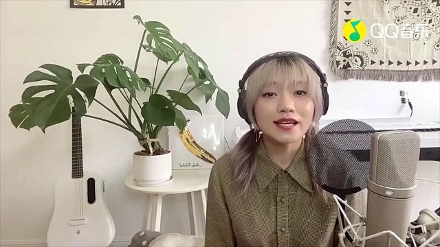 高姗 - 高姗献唱《遇见你的时候所有星星都落到我头上》，甜蜜嗓音大放送 (Live)