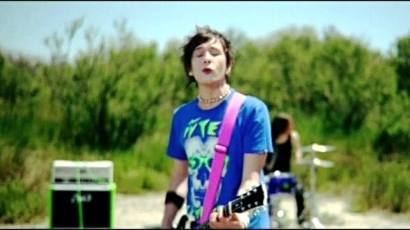 Dari - Cercasi AAAmore