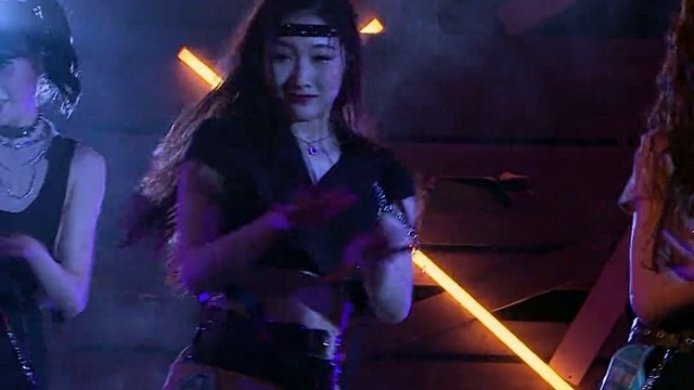 敖心仪Alina - 创造营2020第二次公演直拍-敖心仪《manta》 (Live)