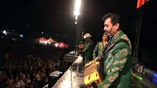 Los Tigres Del Norte - Sangre Caliente (En Vivo)