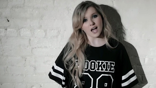 Abigail Breslin - You Suck