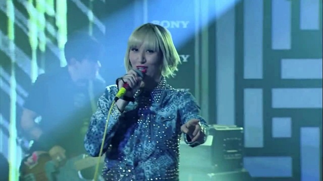 Yeah Yeah Yeahs - Mosquito (Jimmy Kimmel Live)