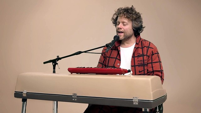 Benny Sings - Not Enough (Live)