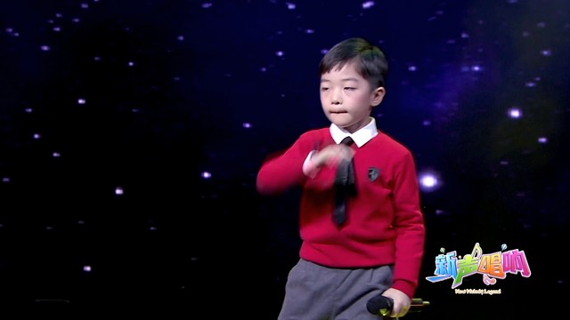 盛时煜 - 麻雀 (Live) (歌曲名称：麻雀（Live） 演唱者：盛时煜（仅具有署名权） 作词：李悦（仅具有署名权） 作曲：李悦（仅具有署名权） 编曲：李悦（仅具有署名权） 歌曲介绍：小朋友们现在就像一只只小小的麻雀，羽翼还没有丰满正在努力学习着飞翔，学习的过程中会遇到逆流的大风会也因为飞行而受伤，希望小朋友遇到困难不要灰心，鼓足勇气，越挫越勇最终逆风翻盘，麻雀虽小终会一飞冲天！  附1：演唱者“盛时煜”介绍：来自杭州 年纪7岁，性别：男。 附2：作词、作曲者介绍：“李悦”资料： 工作经历 MSM ART STUDIO 叁壹堂电影工作)