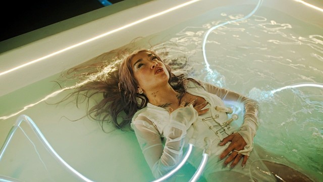 Maria Becerra - HASTA QUE ME ENAMORO