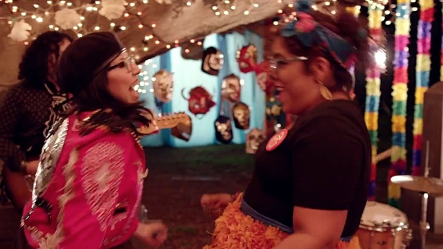 La Santa Cecilia - Calaverita