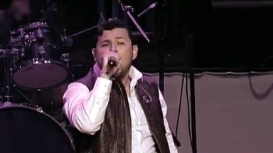 Roberto Tapia - Ivan El Chapito (En Vivo Nokia Theater Los Angeles 2010)