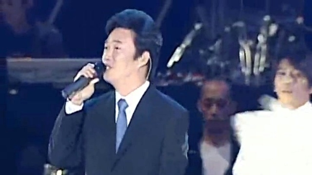周杰伦 - 千里之外 (2007世界巡回演唱会)