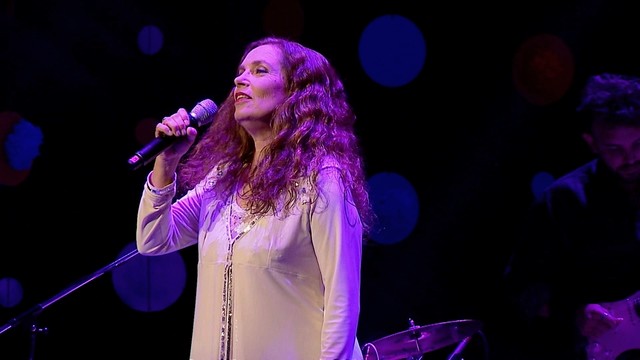 Sandra Mihanovich - Quiero Encontrar Mi Lugar / Falta Poco Tiempo (En Vivo) (Live)