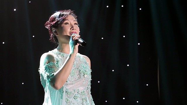 冯珊珊 - 蒹葭 (Live)