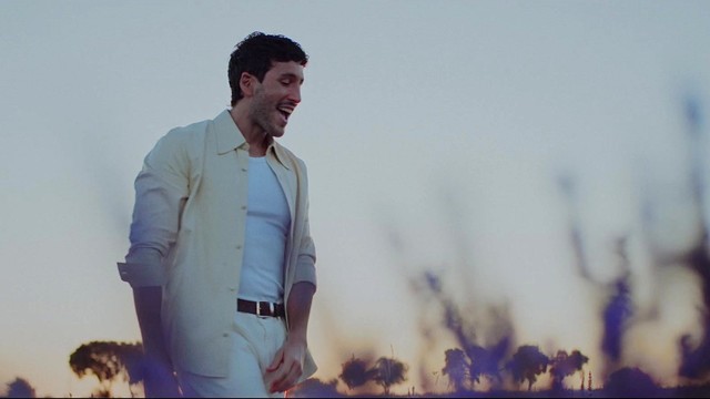 Silvestre Dangond - Una Vaina Bien (Official Video)