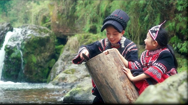 拉一阿加莫 - 故乡河