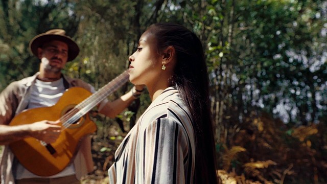 Althay Paez - Naufragando(feat. Luis Morera, Julia Rodríguez, Althay Páez)