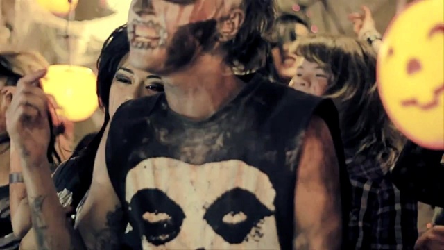 Snow White's Poison Bite - There's A New Creep On The Block