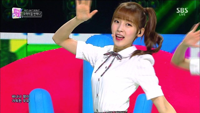 OH MY GIRL BANHANA - 바나나 알러지 원숭이 (Live At 人气歌谣 2018/04/08) (Banana allergy monkey)