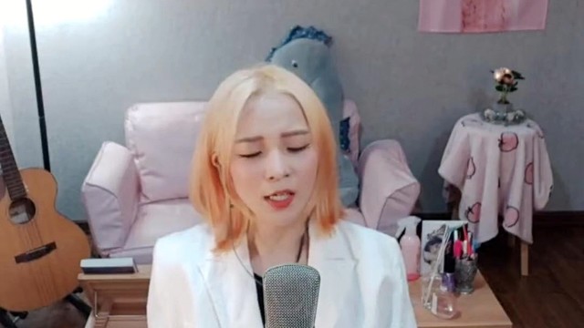 Lunch - Please turn off the lights (翻唱版)