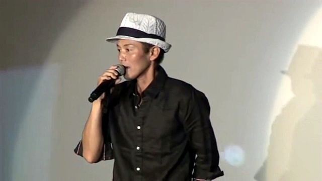 和田光司 - ターゲット~赤い衝撃~ + Butter-Fly (Live At 数码宝贝15周年)