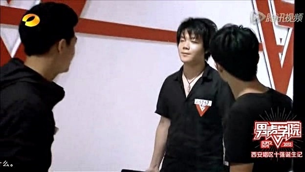 白穆 - 背离 (快乐男声 2013/07/04 Live)