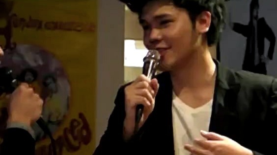 卢学睿 - 彩虹故事 (遇见自己首卖签唱会 10/11/21) (Live)