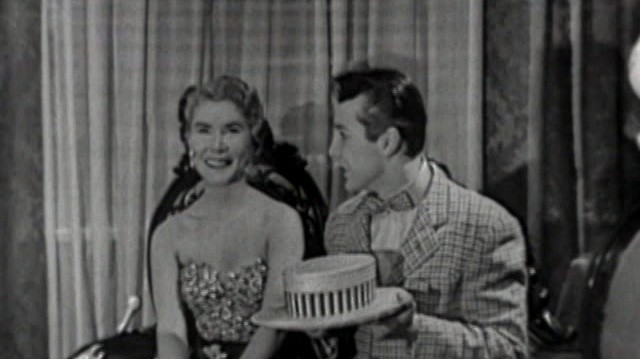 Mindy Carson - Cuddle Up A Little Closer (Live On The Ed Sullivan Show, May 23, 1954)
