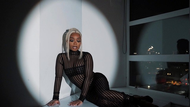 Lola Brooke - Invest (Visualizer)