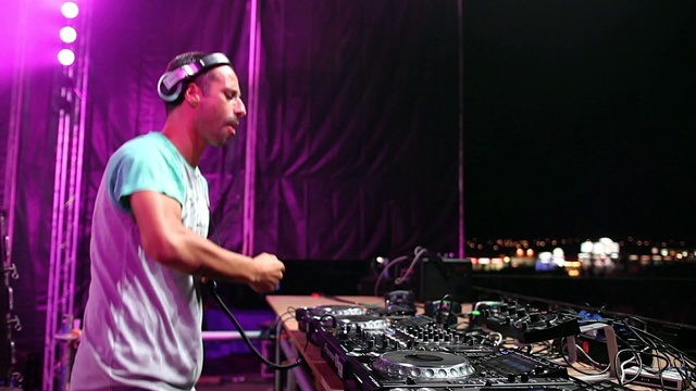 Pedro Cazanova - On Fire