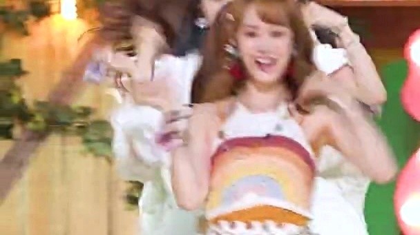 Weki Meki - Tiki-Taka(99%) (直拍版)( Live At Inkigayo 2019/08/18)