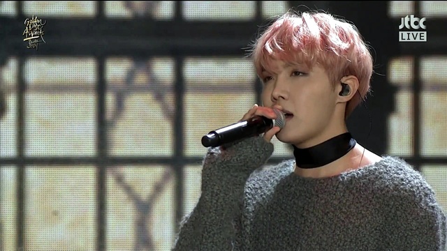 BTS - 심장이 없어 (Live At The 31st Golden Disc Awards 2017/01/14) (Without A Heart)