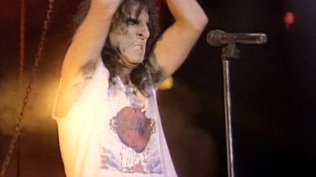 Alice Cooper - House of Fire (Live from Alice Cooper: Trashes The World) (Live)