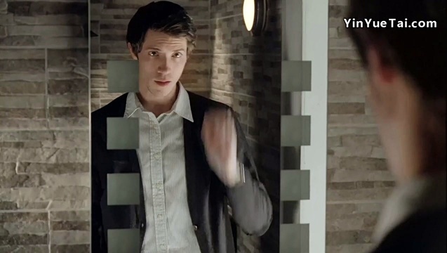 音乐短片 - 当过去的你遇到现在的他