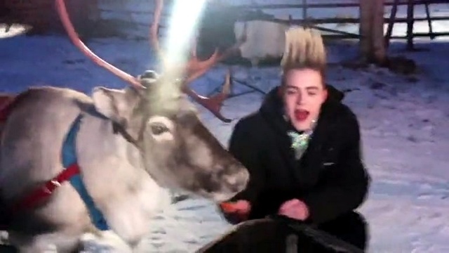 Jedward - 唱圣诞歌曲