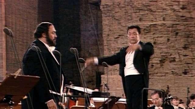 Luciano Pavarotti - Puccini: Turandot / Act 3: Nessun Dorma! (Live)