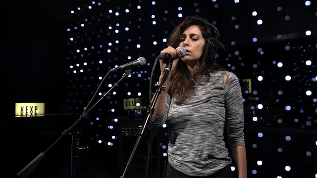 Yasmine Hamdan - Cafe (Live at KEXP)