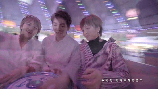 1n1 Sisters - 小恋爱