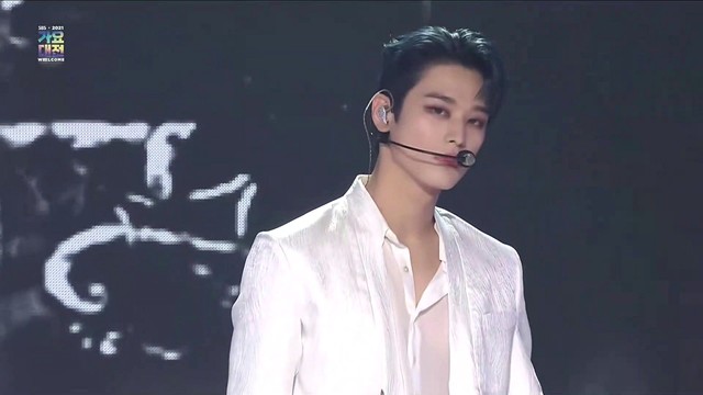 文彬 - 주문 (咒文) (MIROTIC) (Live At 2021 SBS歌谣大战)