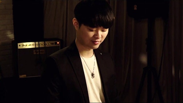 少女打东东 - 凌晨三点钟