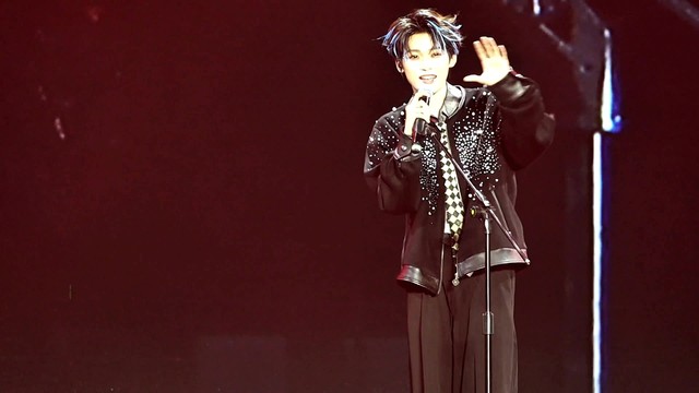 华语群星 - 梓渝-此生不换 (2025银河左岸音乐节盐城站现场)