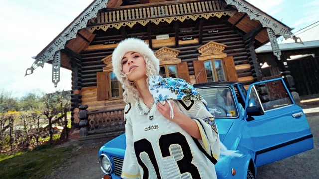 zavet - Eisblauer Lada