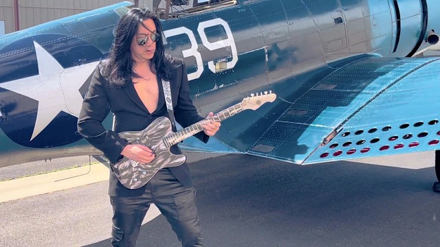 艾克拜尔.吐尔地 - 天造地设