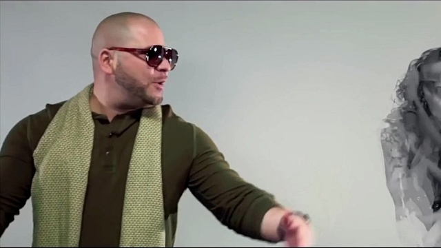 Christopher S - She's Sexy Sexy (Blowing Bubbles)
